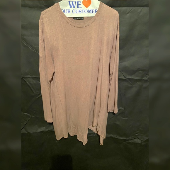 🚨Long sleeve top🚨 - Picture 1 of 2